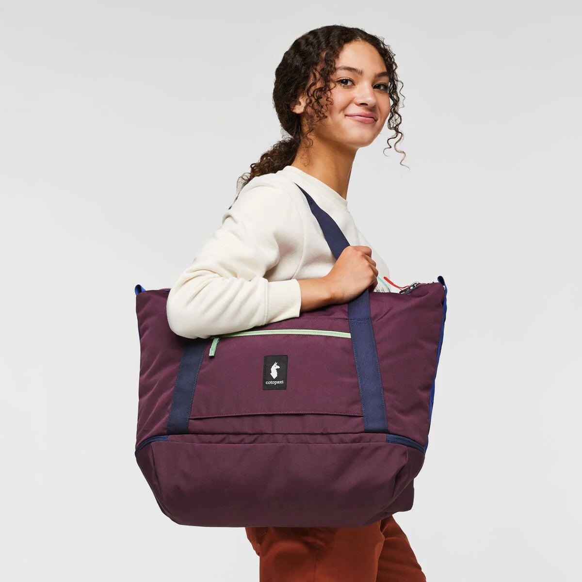 Viaje 35L Weekender Bag - Cada DIa - Wine