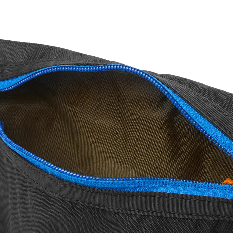 Lista 2L Crossbody Bag - Cada Dia - Black