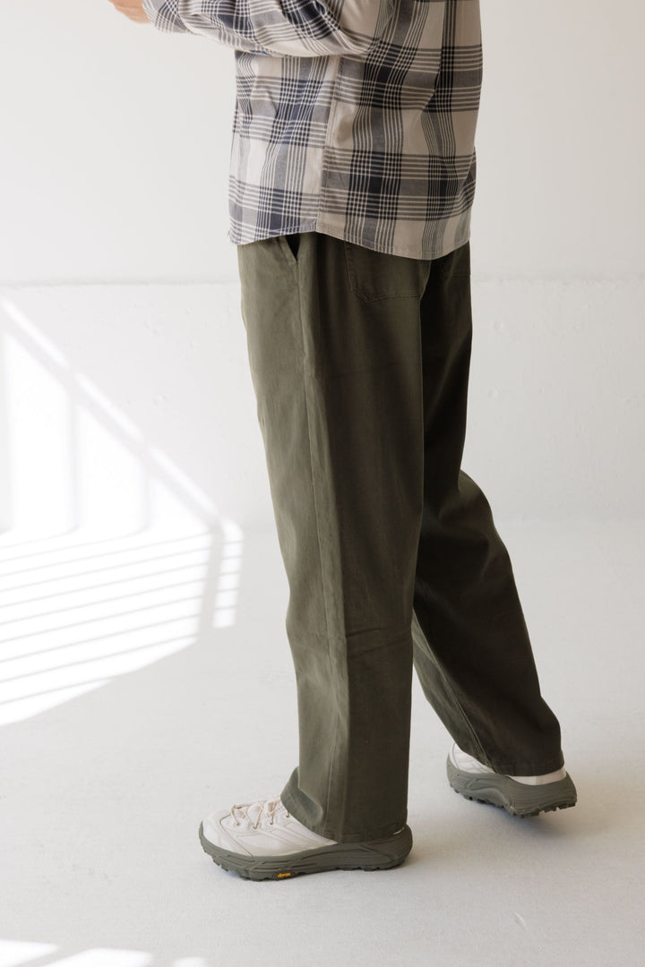 KAVU Interbay Scrag Trousers in Dark Leaf